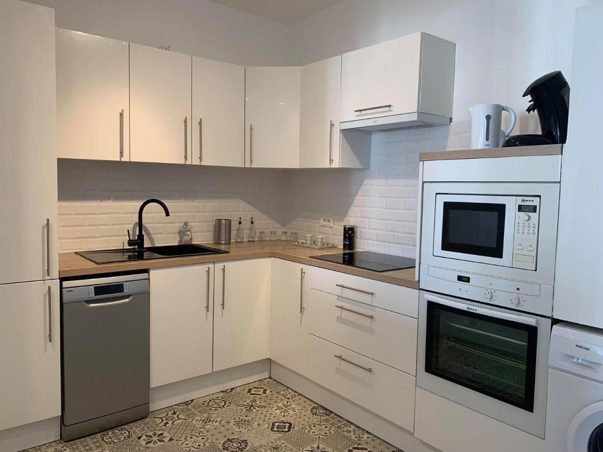 Magnifique Appartement Beziers Centre Historique Avec Parking ภายนอก รูปภาพ